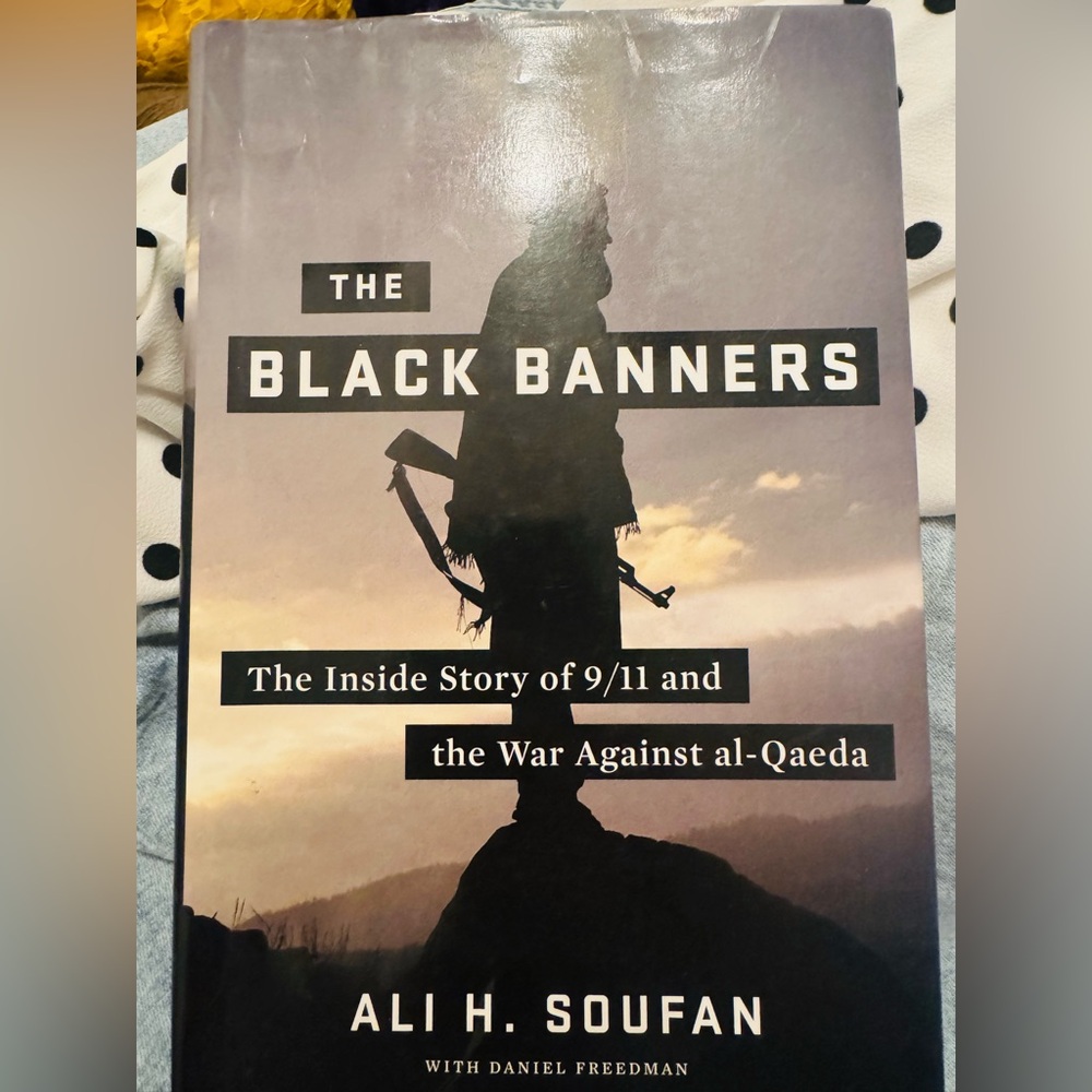 BOOK Black Banners